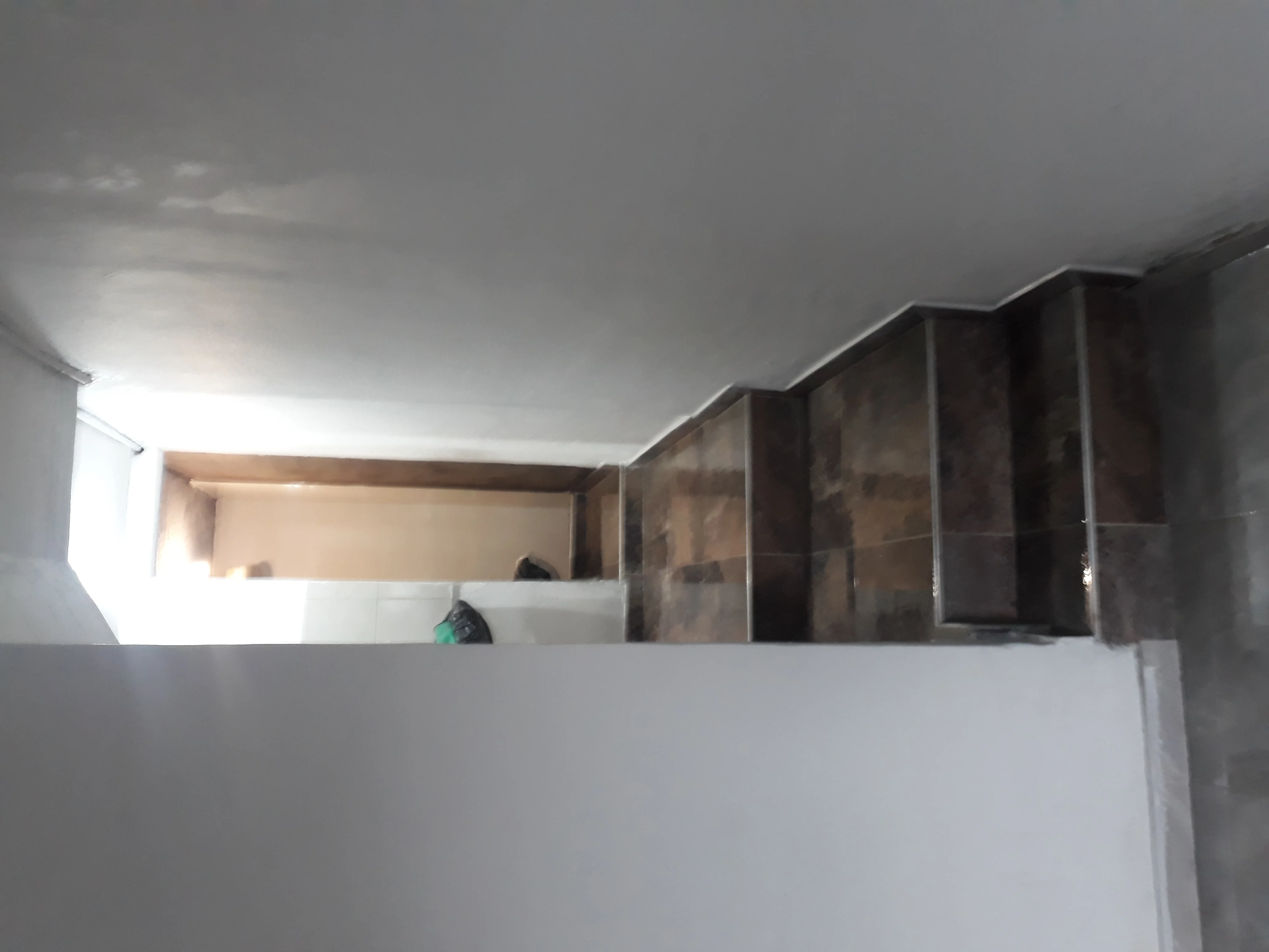 Instalación de cielo raso en despacho administrativo de hotel